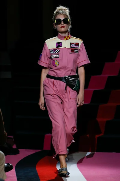 Look 11